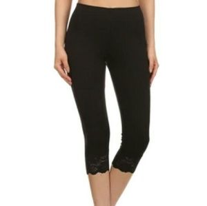 Black Lace Trim Leggings/Capris